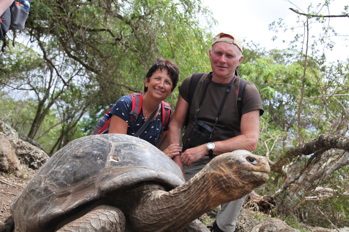 Hans en Gina Mom op Floreana